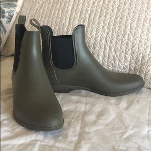 Hunter green boots